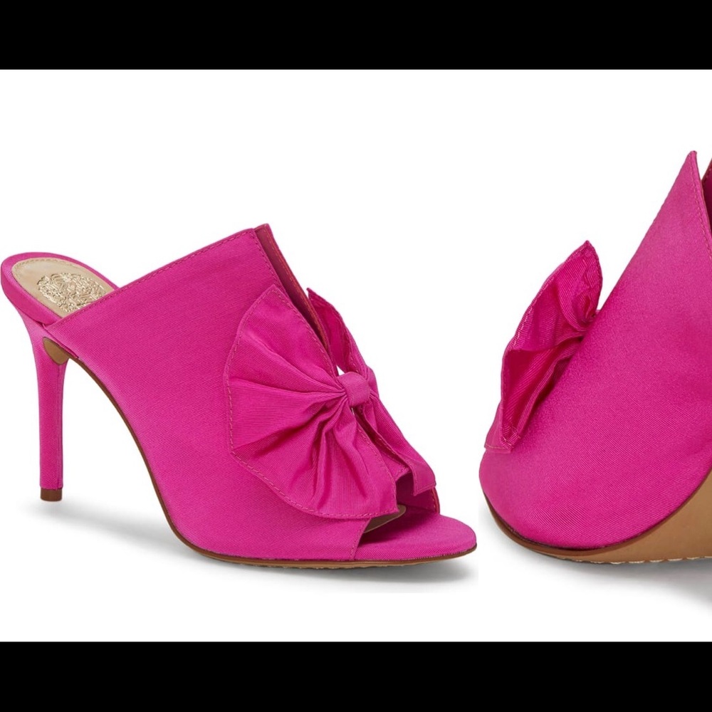 Hot pink mules !!